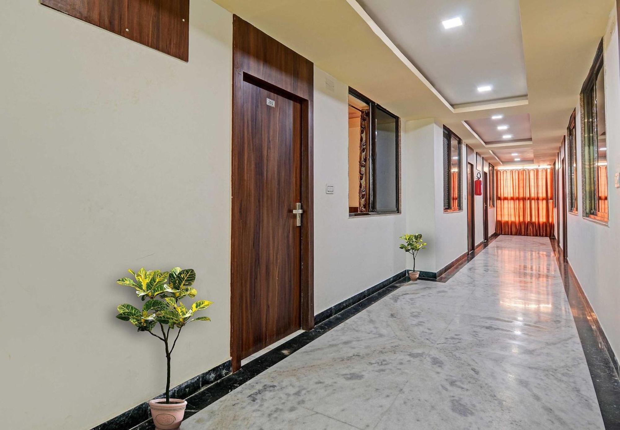 Collection O The Sunrise Hotel Udaipur Buitenkant foto
