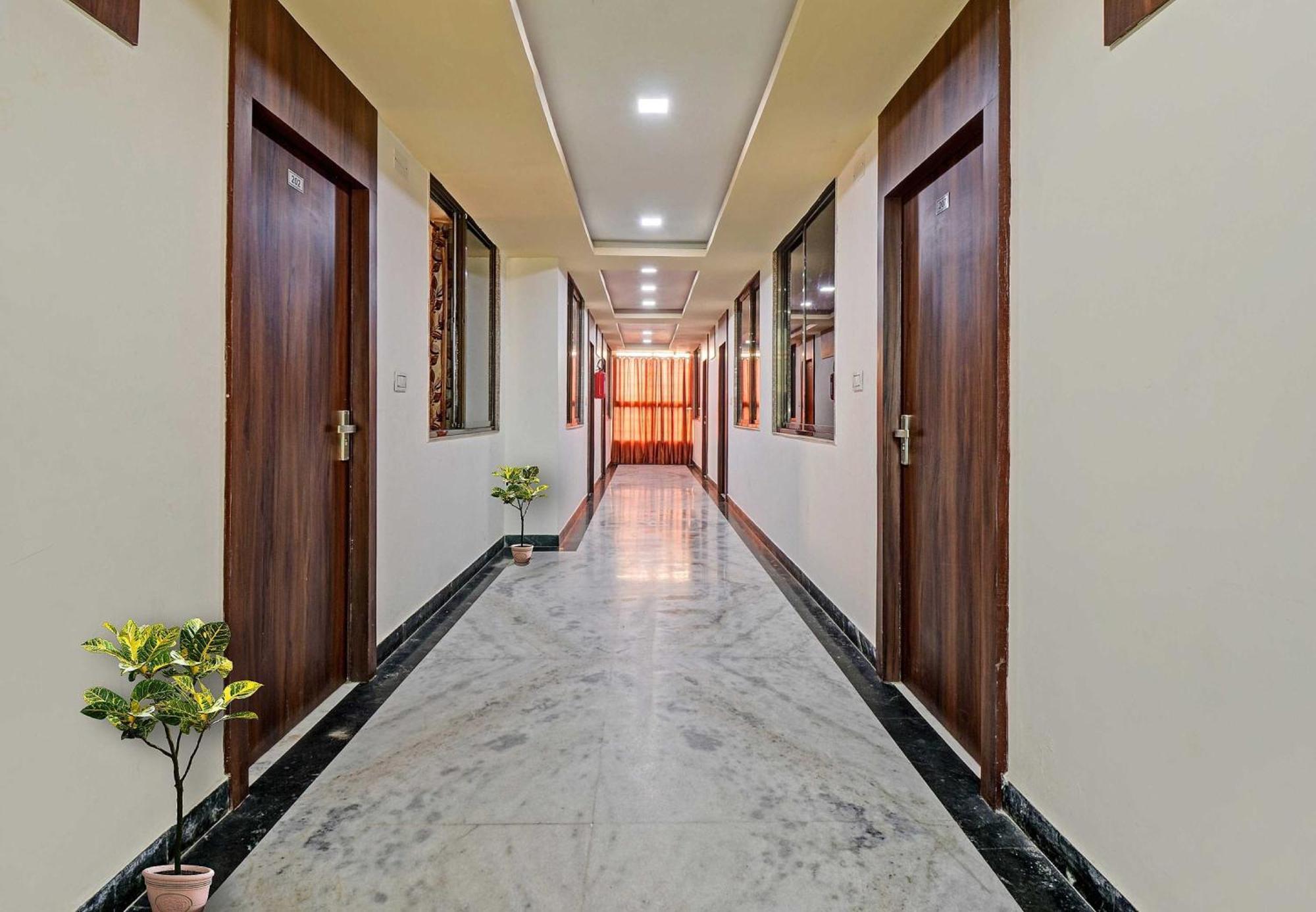 Collection O The Sunrise Hotel Udaipur Buitenkant foto