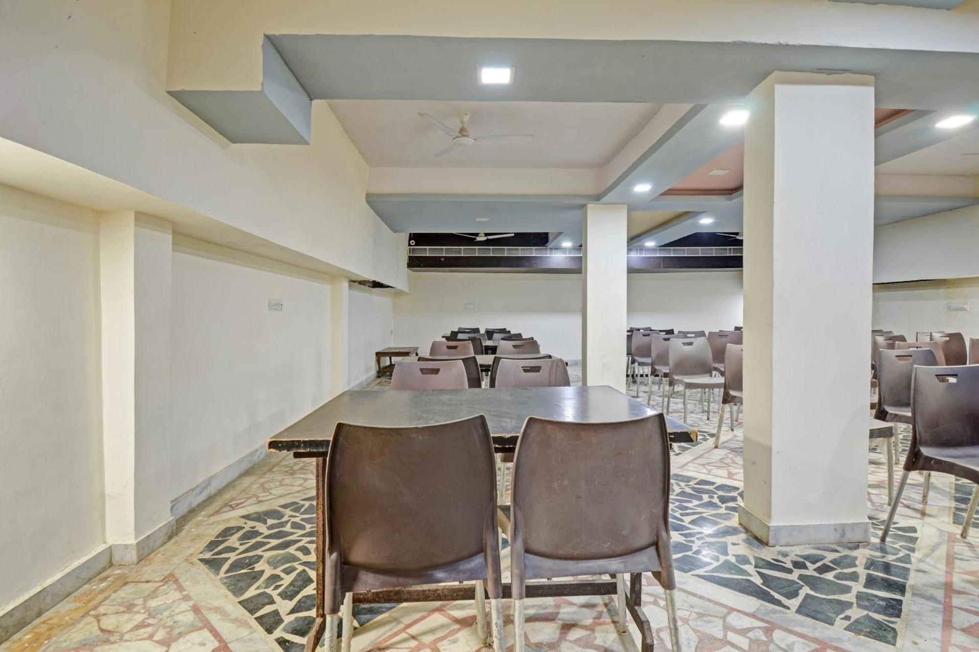 Collection O The Sunrise Hotel Udaipur Buitenkant foto