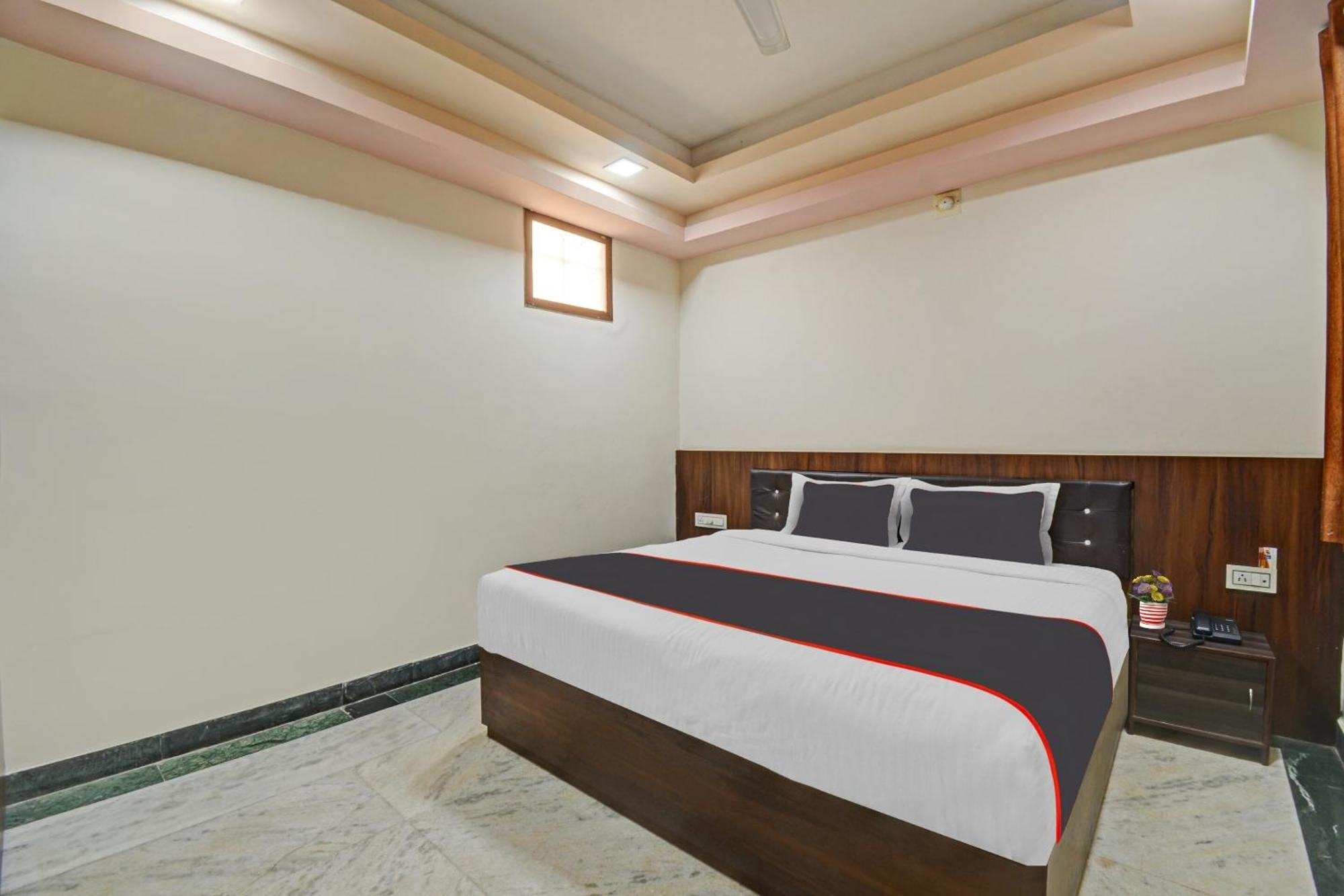 Collection O The Sunrise Hotel Udaipur Buitenkant foto