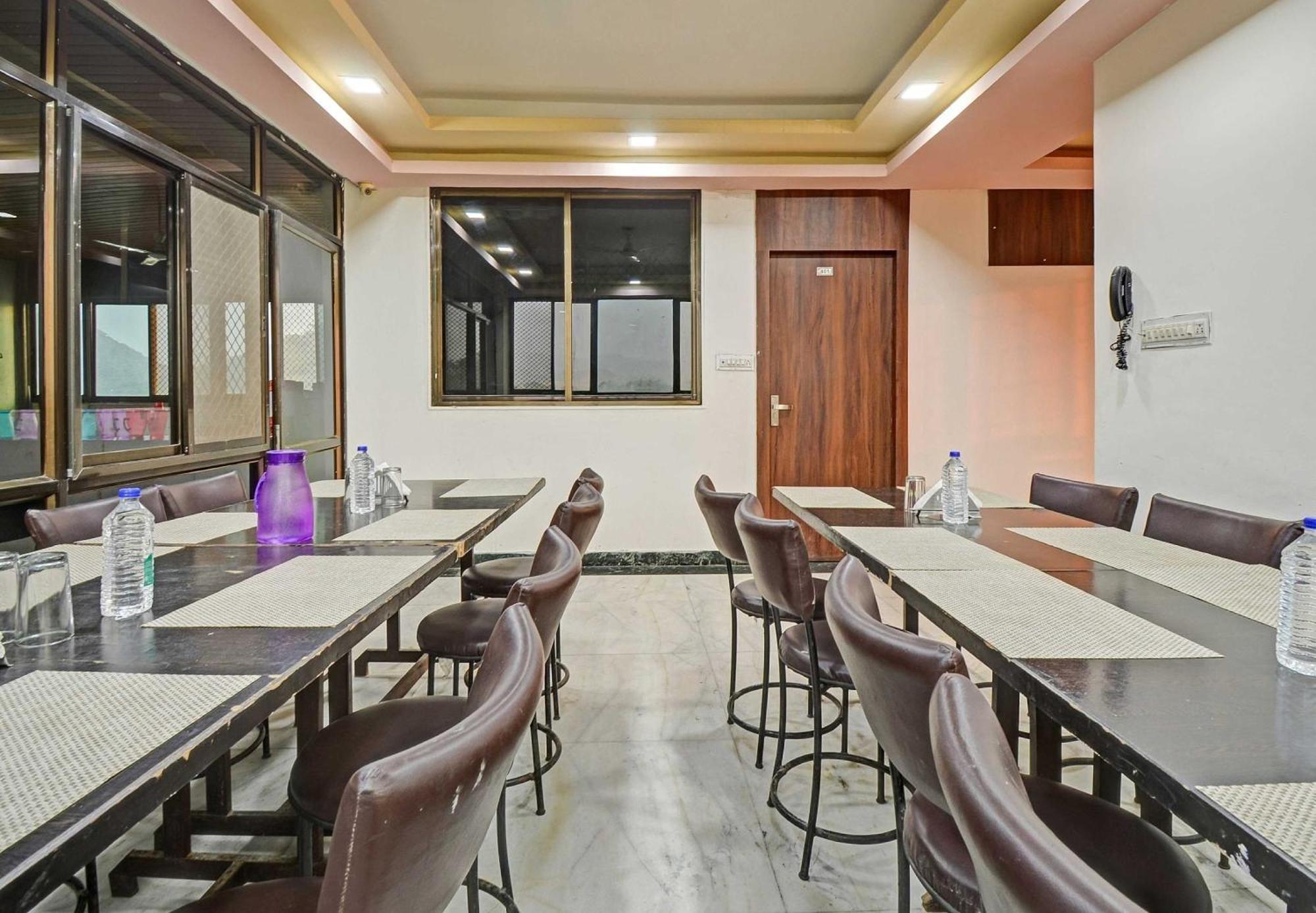Collection O The Sunrise Hotel Udaipur Buitenkant foto