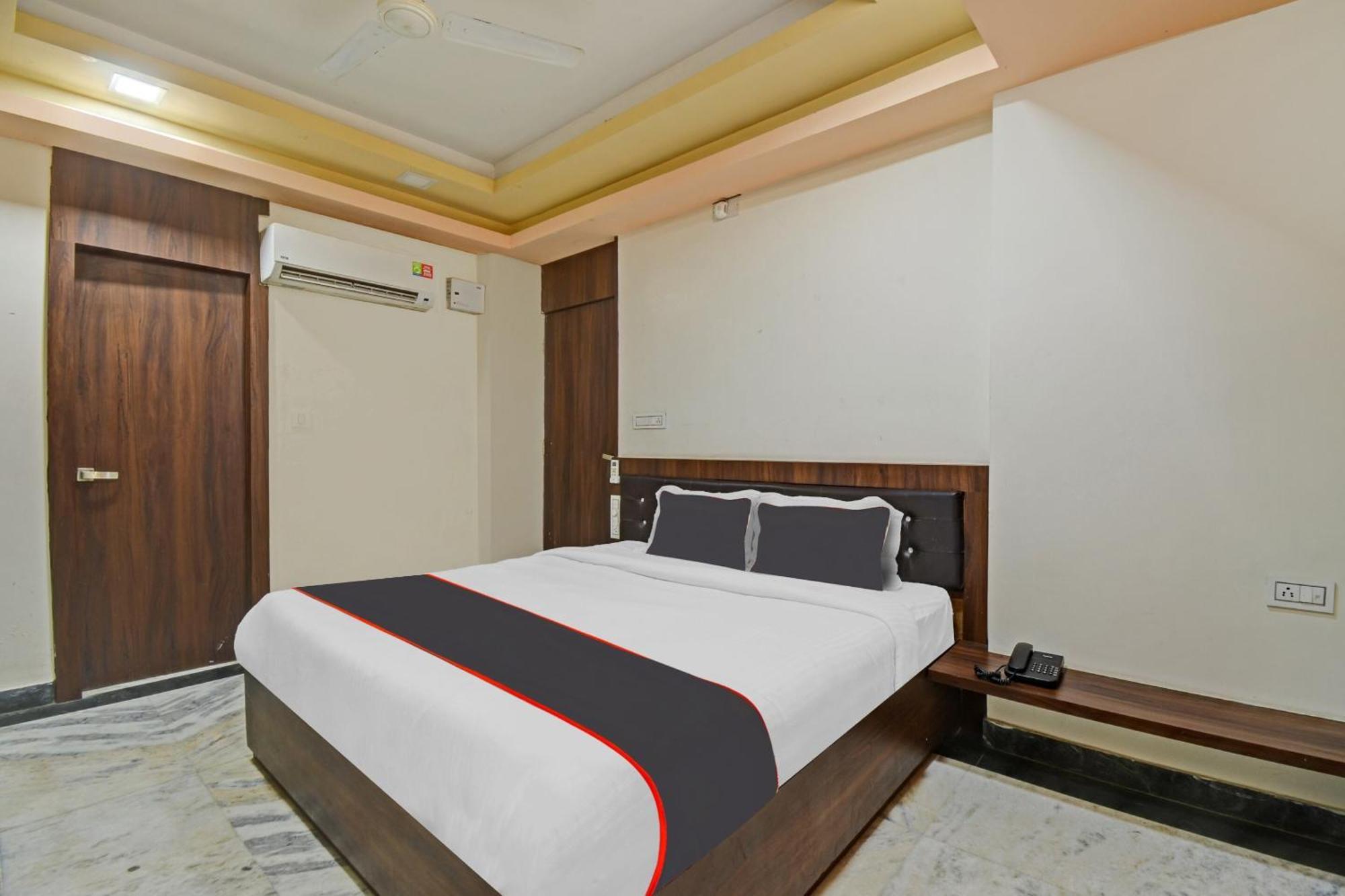 Collection O The Sunrise Hotel Udaipur Buitenkant foto