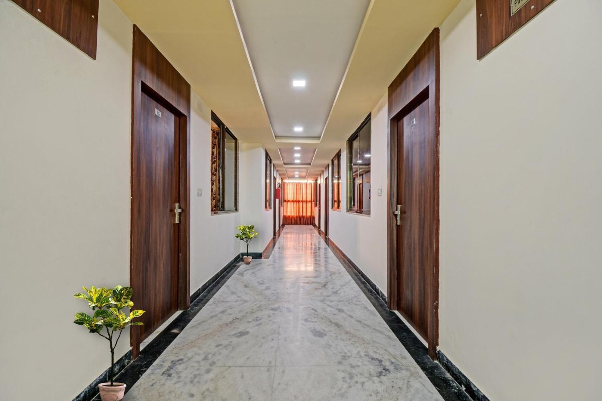 Collection O The Sunrise Hotel Udaipur Buitenkant foto